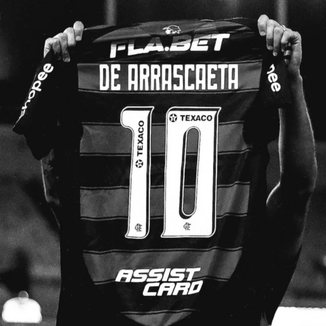 Camisa do flamengo escrito arrascaeta mc maneirinho plasti woozy